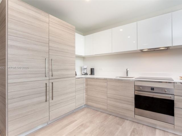 Продажа квартиры #N329 - фото 7406078