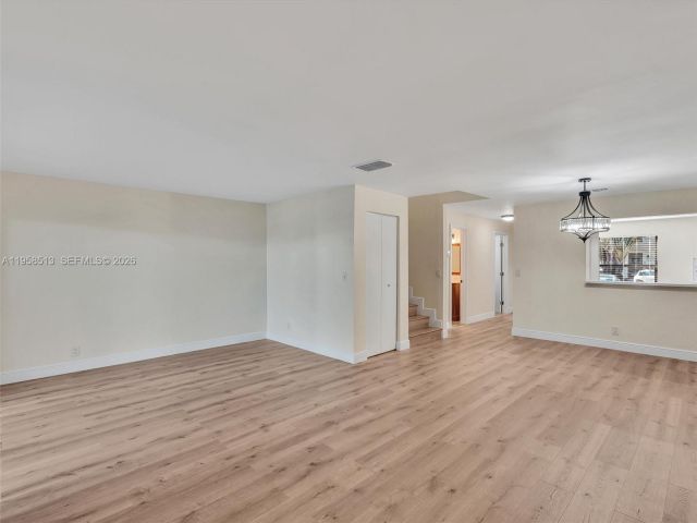 Дом в аренду по адресу 1193 NW 98th Ter 134 - фото 7331315