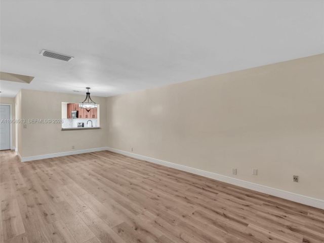 Дом в аренду по адресу 1193 NW 98th Ter 134 - фото 7331318