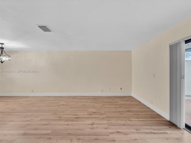 Дом в аренду по адресу 1193 NW 98th Ter 134 - фото 7331319