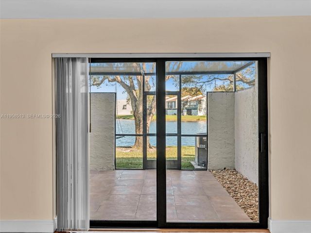 Дом в аренду по адресу 1193 NW 98th Ter 134 - фото 7331321