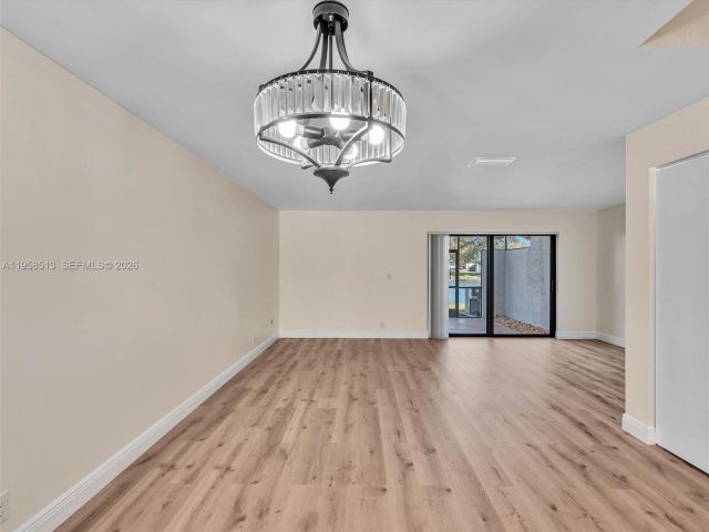 Дом в аренду по адресу 1193 NW 98th Ter 134 - фото 7331332