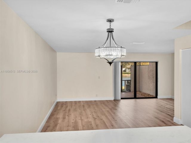 Дом в аренду по адресу 1193 NW 98th Ter 134 - фото 7331335