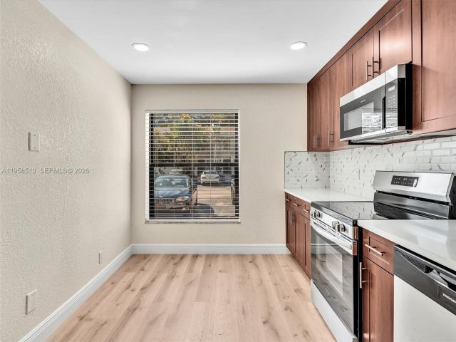 Дом в аренду по адресу 1193 NW 98th Ter 134 - фото 7331344