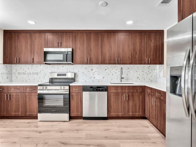 Дом в аренду по адресу 1193 NW 98th Ter 134 - фото 7331345