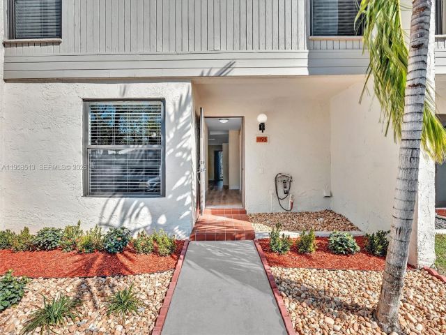 Дом в аренду по адресу 1193 NW 98th Ter 134 - фото 7331354