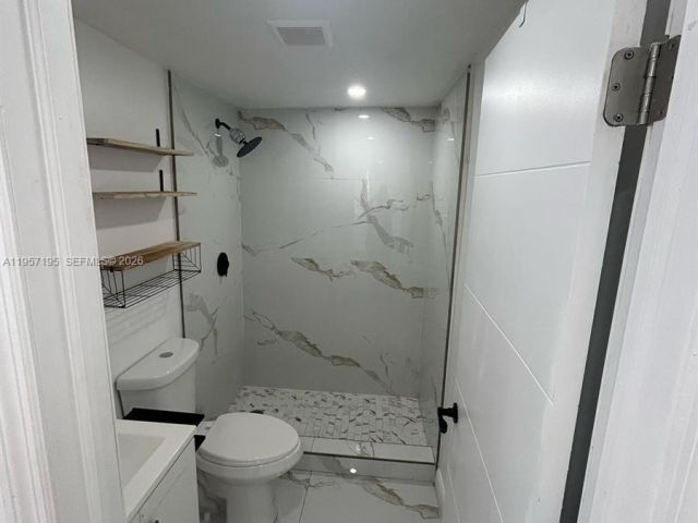 Продажа дома по адресу 2331 Coolidge St - фото 7428540