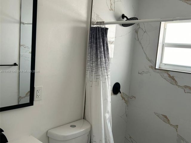 Продажа дома по адресу 2331 Coolidge St - фото 7428548