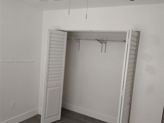 Дом в аренду по адресу 165 SW 5th Ct 1 - фото 7450629