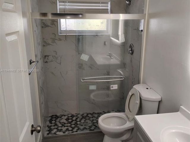 Дом в аренду по адресу 165 SW 5th Ct 1 - фото 7450630