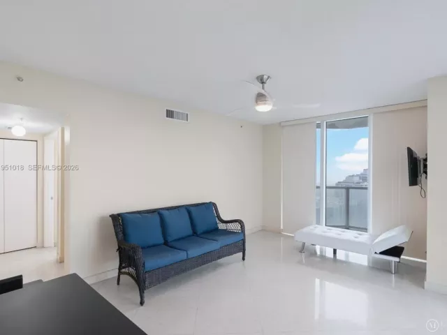 Продажа квартиры #3407 - фото 7337975