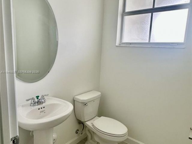 Дом в аренду по адресу 2713 SE 26 Rd . - фото 7475060