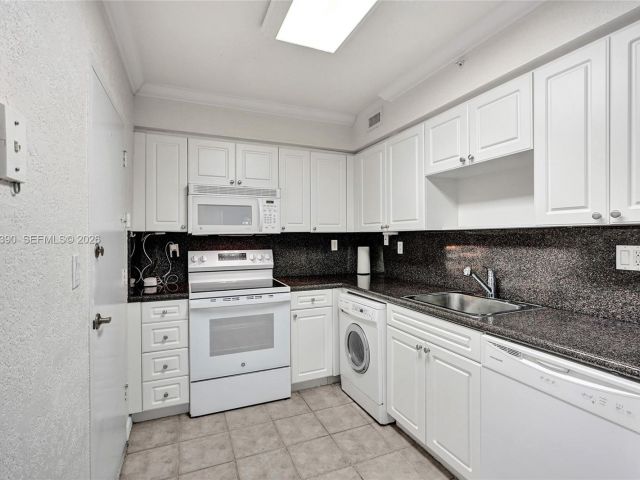 Квартира в аренду номер1628 (Available June 20) - фото 7477427