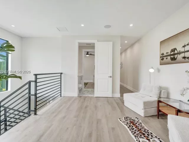 Дом в аренду по адресу 1101 NE 16th Ter TH#1 - фото 7333937