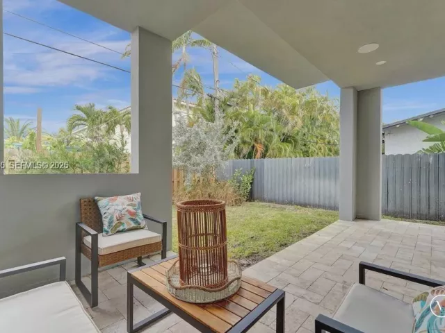 Дом в аренду по адресу 1101 NE 16th Ter TH#1 - фото 7333946