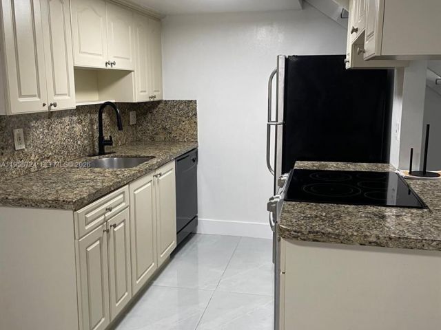 Дом в аренду по адресу 1455 Holly Heights Dr 40 - фото 7468971