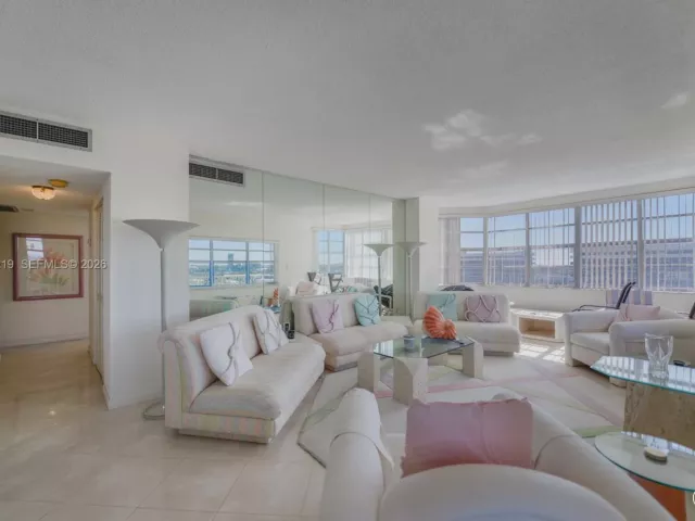 Продажа квартиры #12R - фото 7341529