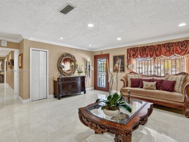 Продажа дома по адресу 9410 SW 42nd St - фото 7434029