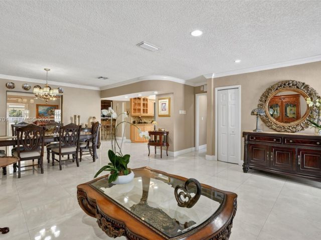 Продажа дома по адресу 9410 SW 42nd St - фото 7434030