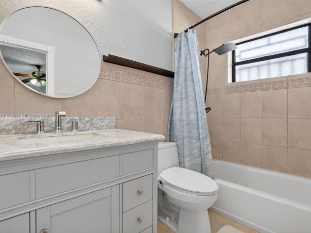 Продажа дома по адресу 9410 SW 42nd St - фото 7434040