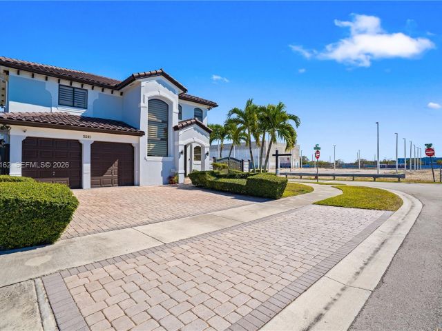 Продажа дома по адресу 3281 SW 145th Ave - фото 7463799