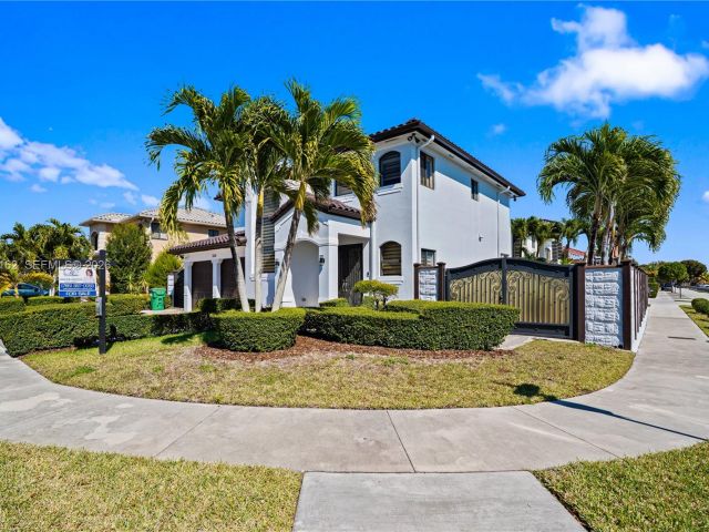 Продажа дома по адресу 3281 SW 145th Ave - фото 7463801