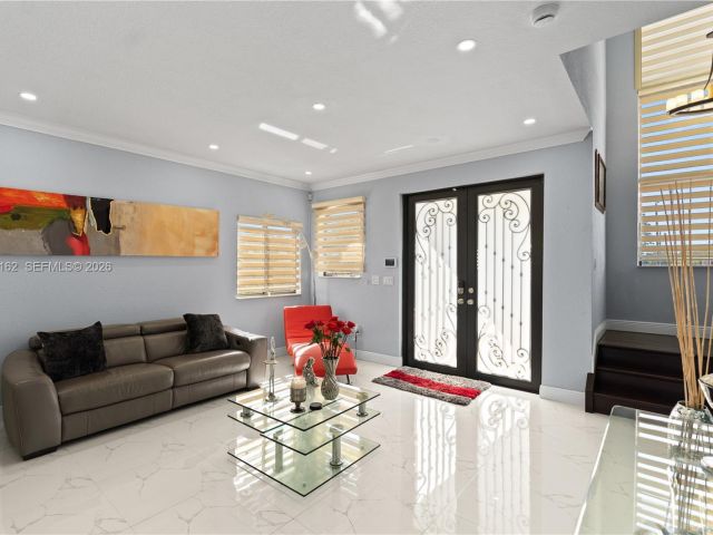 Продажа дома по адресу 3281 SW 145th Ave - фото 7463805