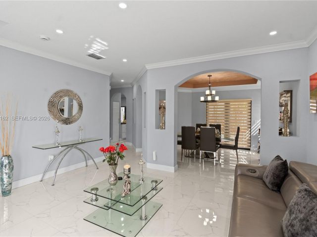 Продажа дома по адресу 3281 SW 145th Ave - фото 7463812