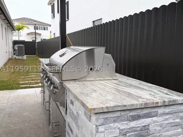 Продажа дома по адресу 23320 SW 132nd Pl - фото 8885651