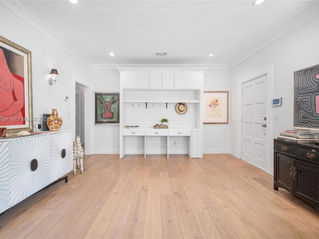 Продажа дома по адресу 463 W 62nd St - фото 7468893