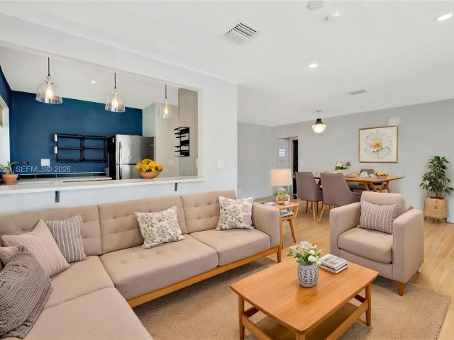 Дом в аренду по адресу 517 S 19th Ave 517 - фото 7474394