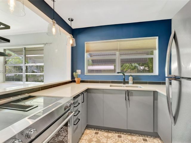 Дом в аренду по адресу 517 S 19th Ave 517 - фото 7474400