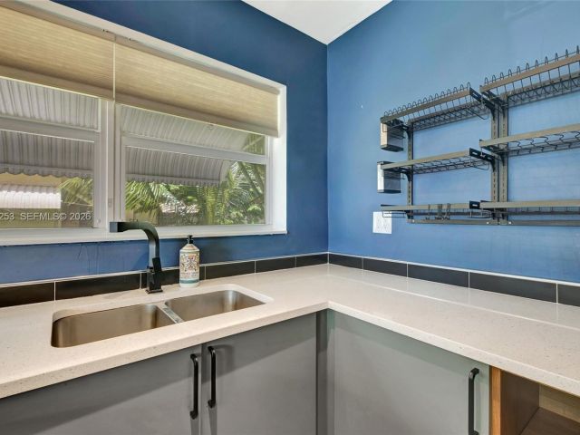 Дом в аренду по адресу 517 S 19th Ave 517 - фото 7474401