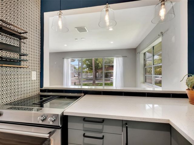 Дом в аренду по адресу 517 S 19th Ave 517 - фото 7474402