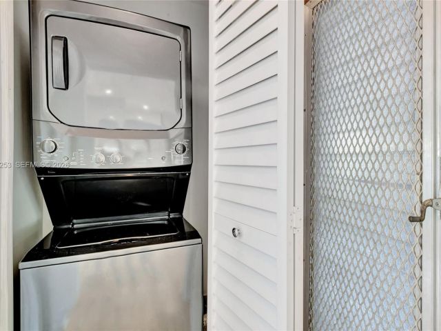 Дом в аренду по адресу 517 S 19th Ave 517 - фото 7474409