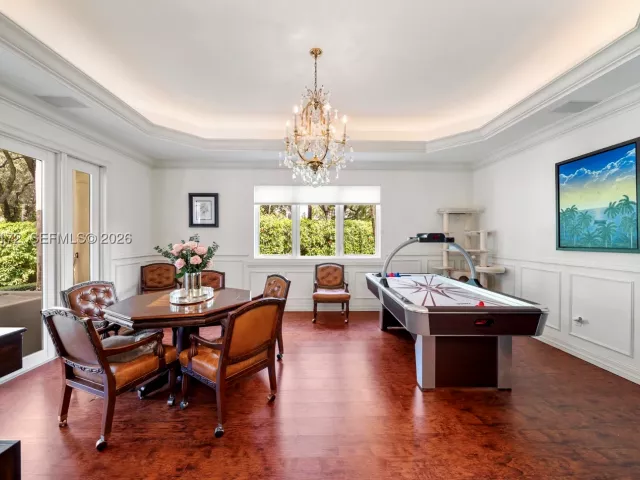 Продажа дома по адресу 8400 SW 52nd Ave - фото 9087229