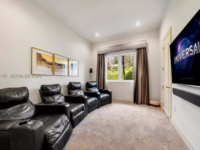 Продажа дома по адресу 8400 SW 52nd Ave - фото 9087230