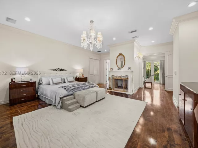 Продажа дома по адресу 8400 SW 52nd Ave - фото 9087231