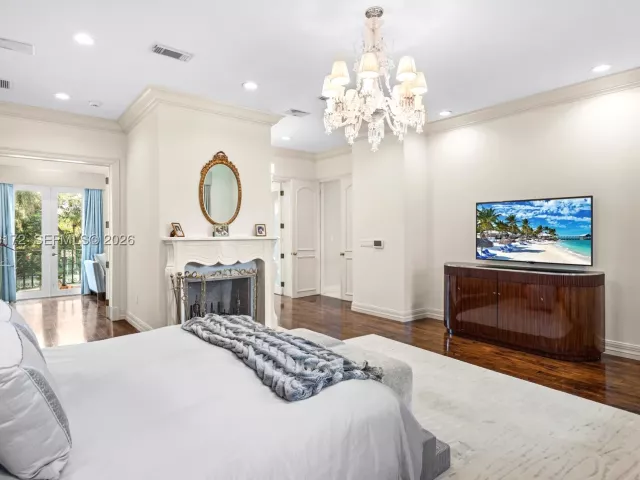 Продажа дома по адресу 8400 SW 52nd Ave - фото 9087232