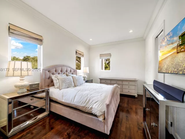 Продажа дома по адресу 8400 SW 52nd Ave - фото 9087275