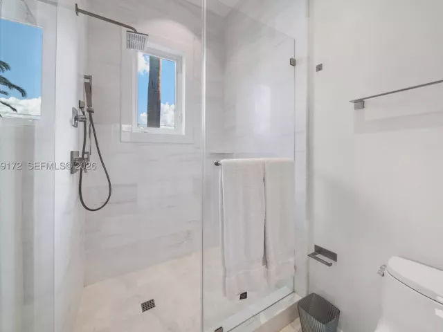 Продажа дома по адресу 8400 SW 52nd Ave - фото 9087280