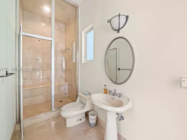 Продажа дома по адресу 8400 SW 52nd Ave - фото 9087289