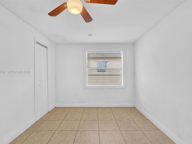 Дом в аренду по адресу 2800 NW 6th Ct - фото 7445136