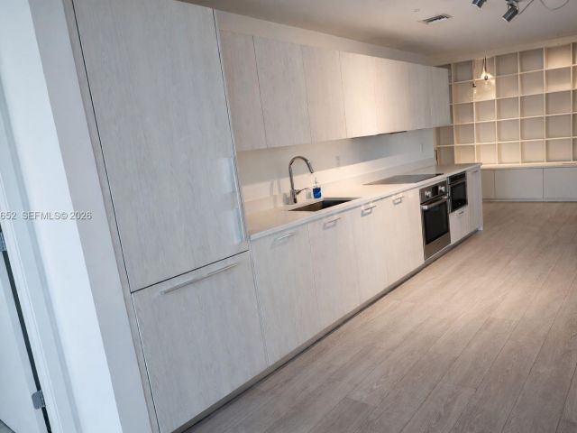 Продажа квартиры #2401 - фото 7344937