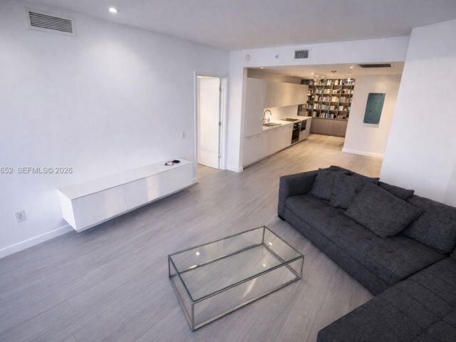 Продажа квартиры #2401 - фото 7344938