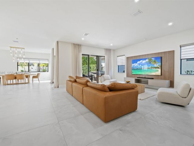 Продажа дома по адресу 8118 NW 46th Ter - фото 7427593