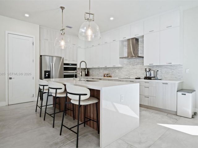 Продажа дома по адресу 8118 NW 46th Ter - фото 7427597