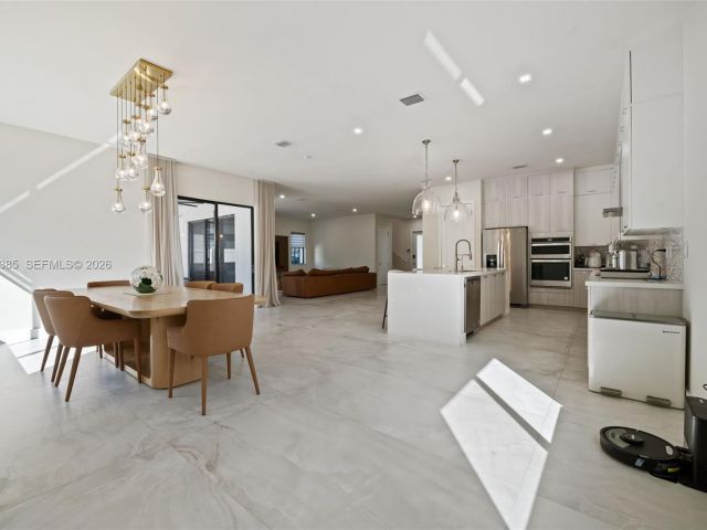 Продажа дома по адресу 8118 NW 46th Ter - фото 7427600