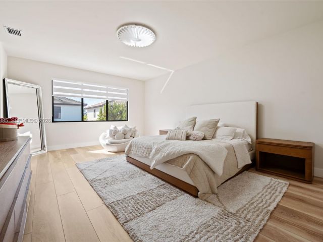 Продажа дома по адресу 8118 NW 46th Ter - фото 7427606