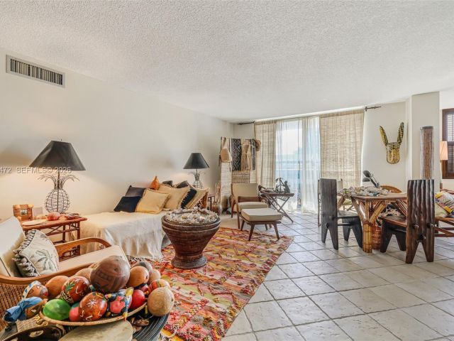 Продажа квартиры #833 - фото 7448784